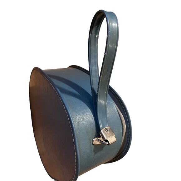 Vintage Suitcase Oval Train Case Carry On Bag Blue Mid-Century Egg Shape 1960's - Picture 10 of 14
